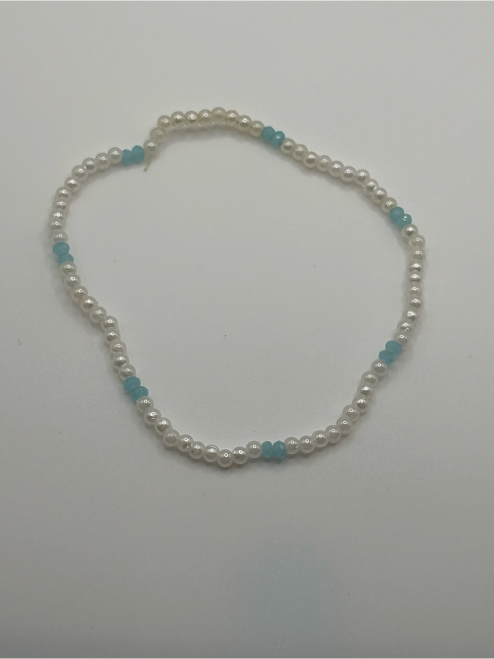 Vintage white & blue beaded simple stretch bracelet